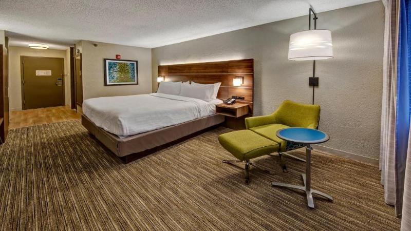 اتاق استاندارد با تخت بزرگ برای معلولان, Holiday Inn Express Louisville Airport Expo Center, An Ihg