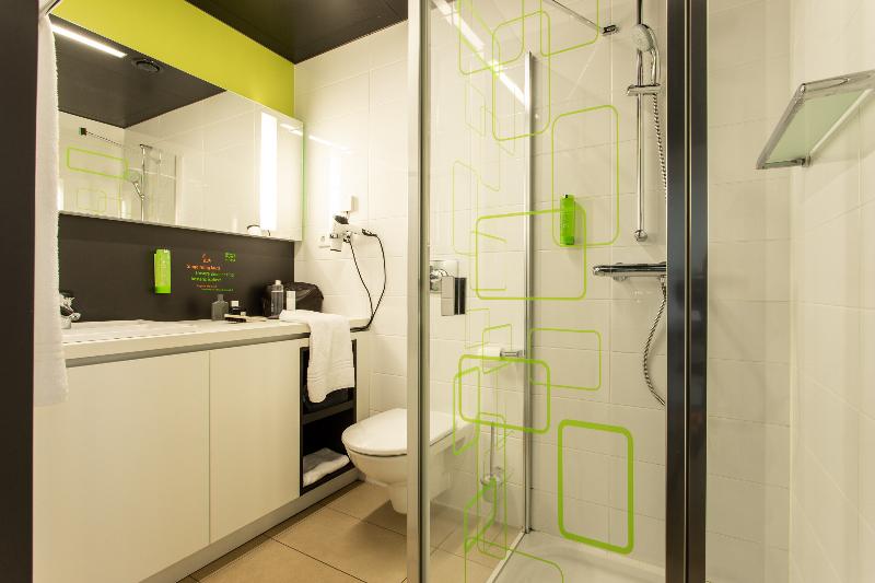 带大床的标准间, Holiday Inn Express Louisville Airport Expo Center, An Ihg