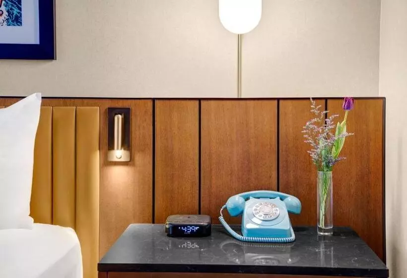 キングサイズベッドのスタンダードルーム, Indigo   Minneapolis Downtown, An Ihg