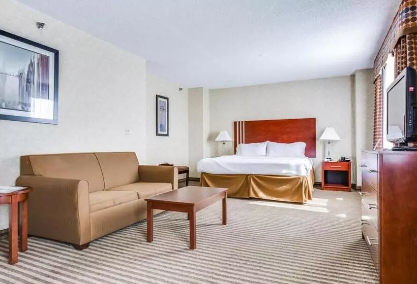 اتاق اجرایی با تخت بزرگ, Lynchburg Grand