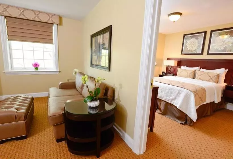 سوئیت با تخت بزرگ, Nassau Inn