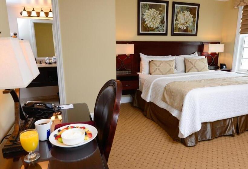 Люкс Повышенной Комфортности, Nassau Inn