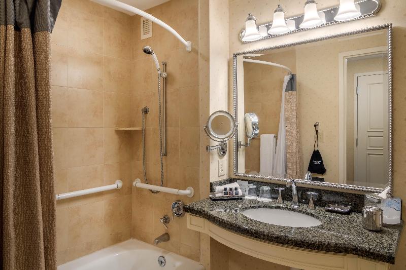 스탠다드 룸 킹사이즈 침대, Omni Atlanta Hotel At Centennial Park