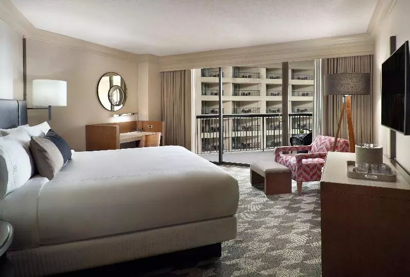 キングサイズベッドのデラックスルーム, Omni Atlanta Hotel At Centennial Park