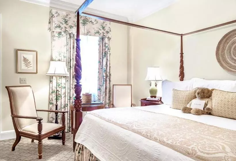 キングサイズベッドのスタンダードルーム, Planters Inn  Charleston