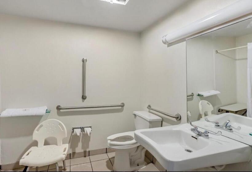 适合残疾人使用的标准间, Quality Inn Enola  Harrisburg