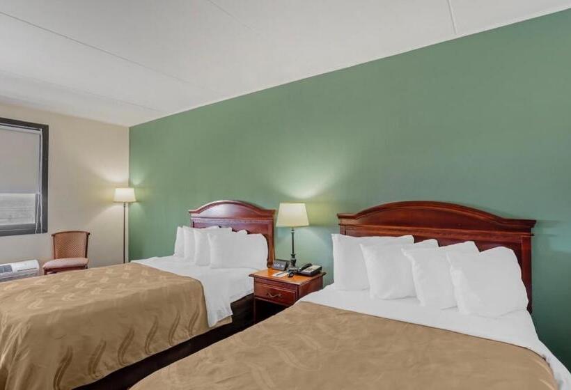 带2个双人床的标准工作室, Quality Inn Enola  Harrisburg