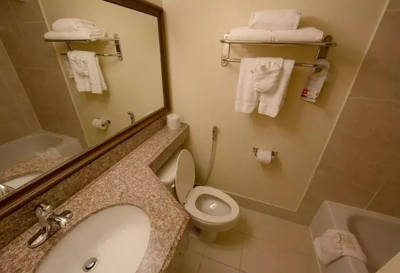 استودیوی لوکس, Ramada By Wyndham Houston Intercontinental Airport East