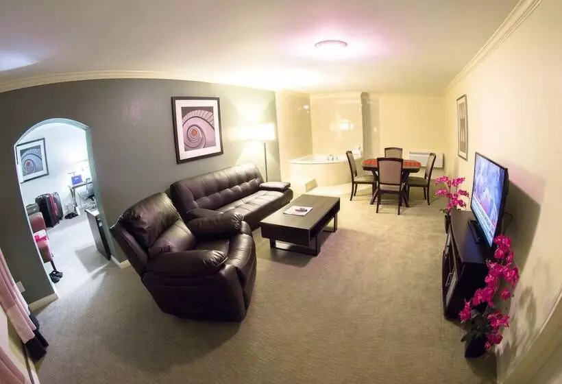 استودیوی لوکس, Ramada By Wyndham Houston Intercontinental Airport East