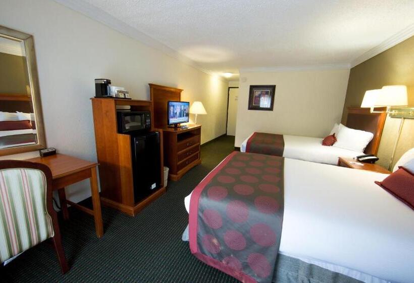 חדר סטנדרט מותאם לאדם עם מוגבלויות, Ramada By Wyndham Houston Intercontinental Airport East