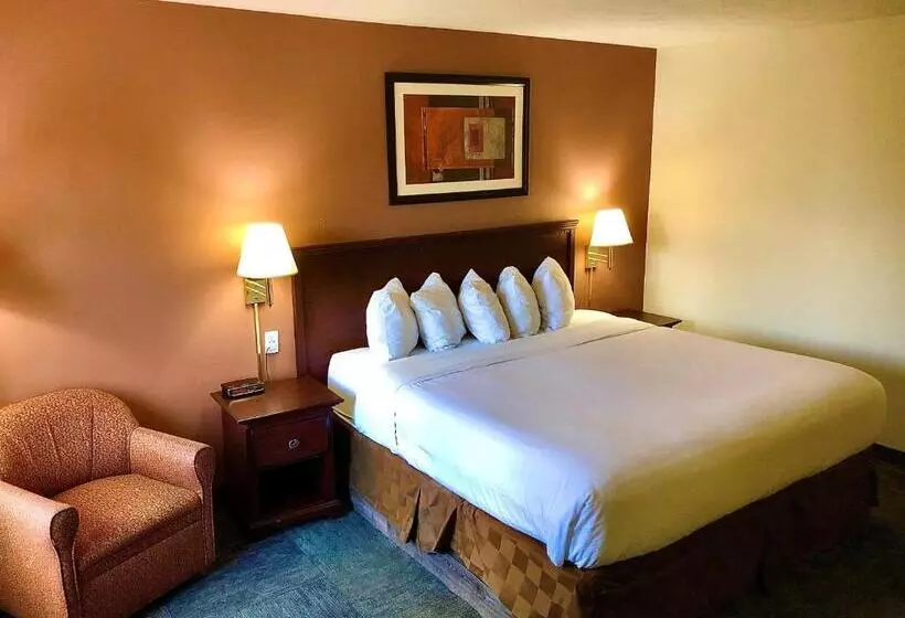 キングサイズベッドのスタンダードルーム, Ramada By Wyndham Spokane Valley