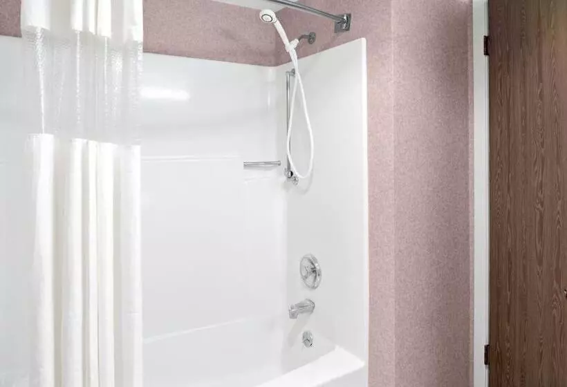 障害者適応デラックスルーム, Ramada By Wyndham Spokane Valley