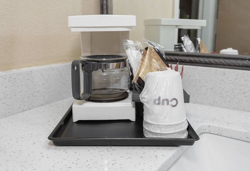 חדר דלוקס, Red Roof Inn & Suites Macon