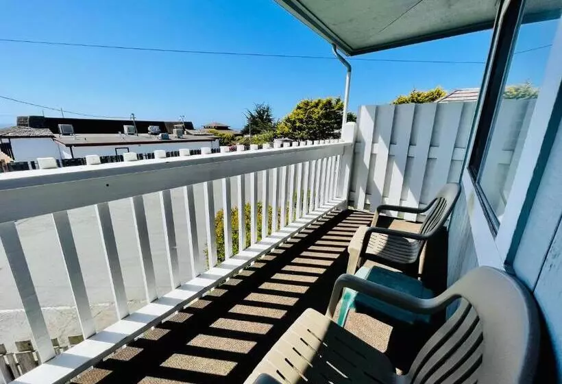 اتاق استاندارد با بالکن, Seabird Lodge Fort Bragg