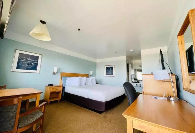 اتاق استاندارد با تخت بزرگ برای معلولان, Seabird Lodge Fort Bragg