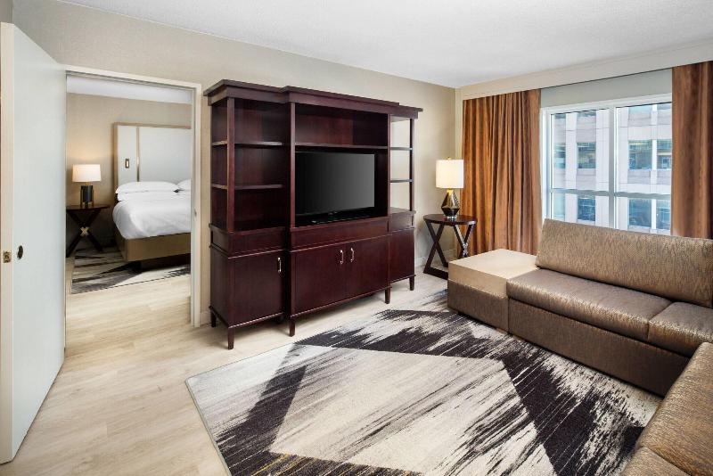 이그제큐티브 스위트 킹침대, Sheraton Raleigh