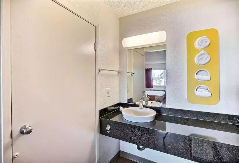 اتاق لوکس, Motel 6oakland, Ca Embarcadero
