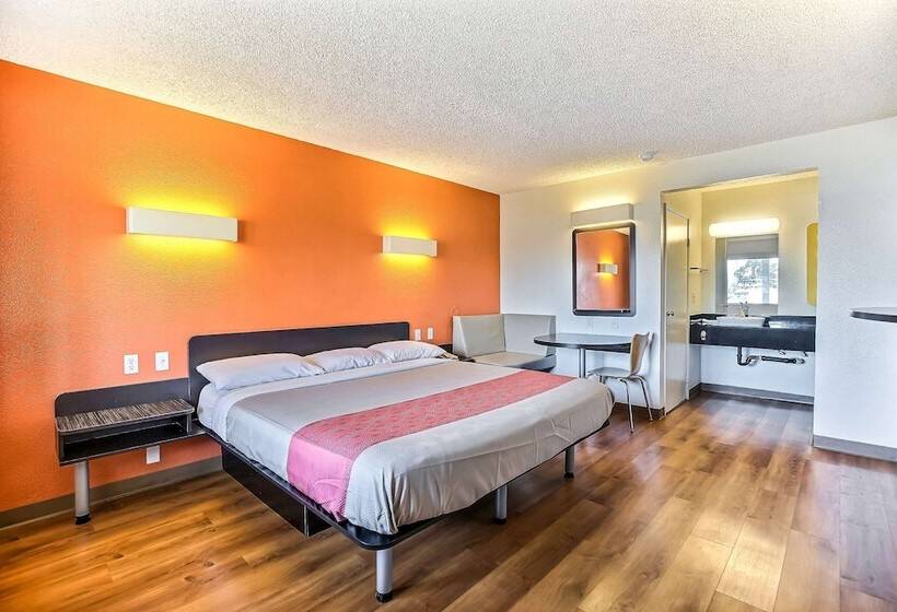 Quarto deluxe, Motel 6oakland, Ca  Embarcadero
