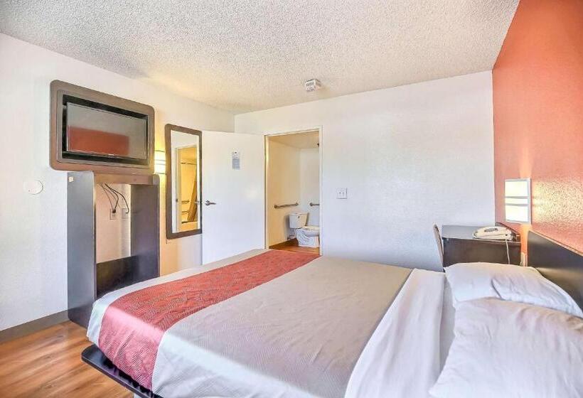 Quarto Quadruple Clássico, Motel 6oakland, Ca  Embarcadero