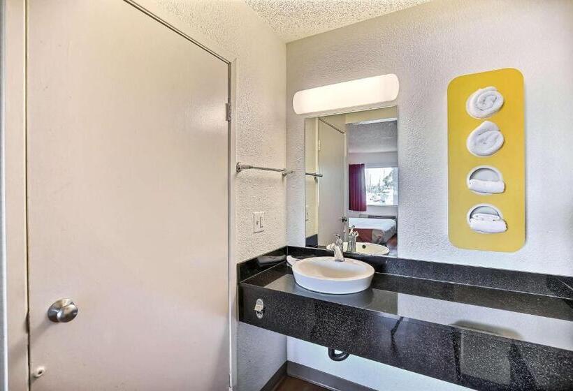 带大床的标准间, Motel 6oakland, Ca  Embarcadero