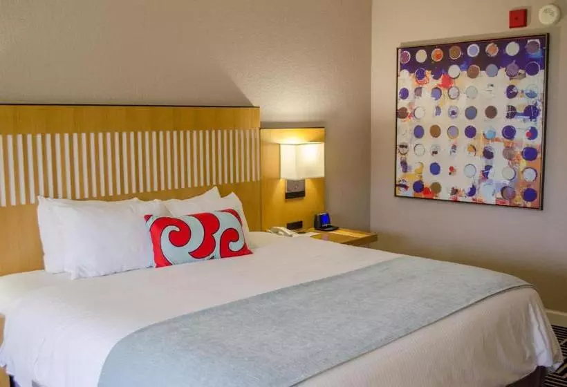 キングサイズベッドのスタンダードルーム, Wyndham Orlando Resort International Drive