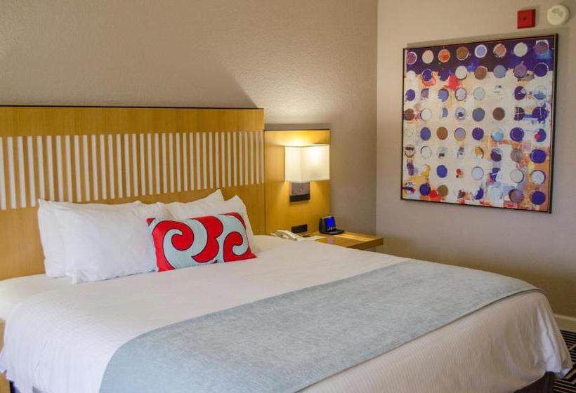 اتاق استاندارد با تخت بزرگ برای معلولان, Wyndham Orlando Resort International Drive