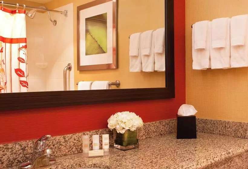 ２ダブルベッドのスタンダードルーム, Courtyard By Marriott Alexandria Pentagon South