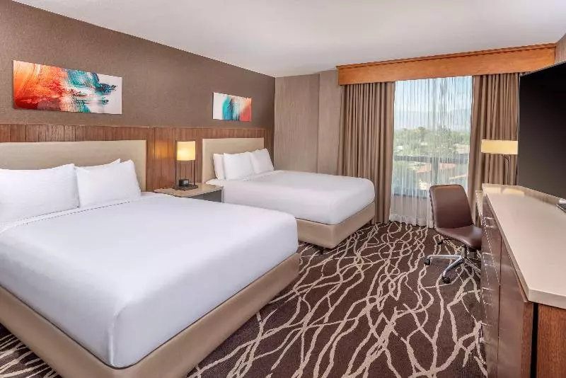 اتاق استاندارد با تخت بزرگ, Doubletree By Hilton Hotel San Bernardino