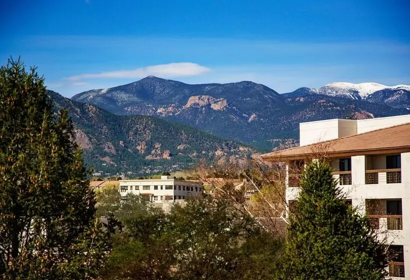 سوئیت پرزیدنت, Doubletree By Hilton Colorado Springs