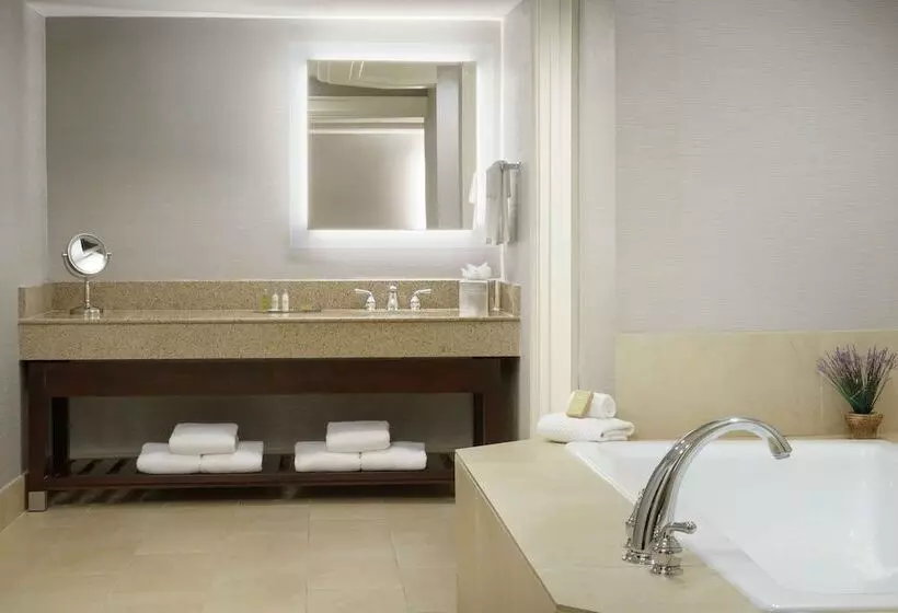 سوئیت پرزیدنت, Doubletree By Hilton Colorado Springs