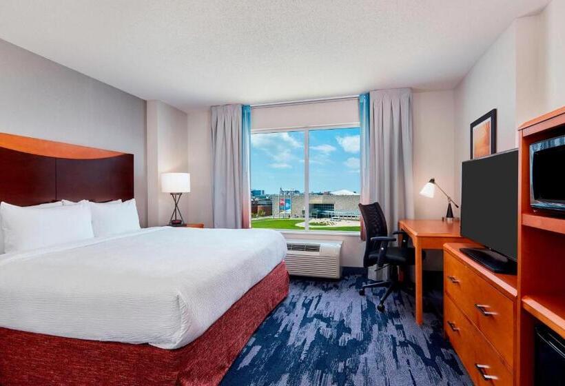חדר סטנדרט עם מיטת קינג, Fairfield Inn Suites Indianapolis Downtown