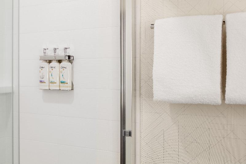 Люкс Кровать Кинг, Holiday Inn Express Hotel & Suites Grove City, An Ihg