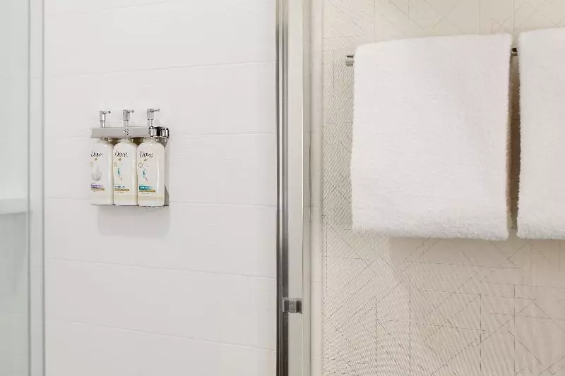 キングサイズベッドのスイートルーム, Holiday Inn Express Hotel & Suites Grove City, An Ihg