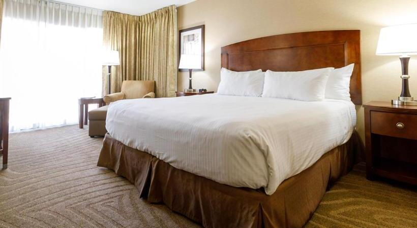 Номер Премиум, Maverick Hotel And Casino By Red Lion Hotels