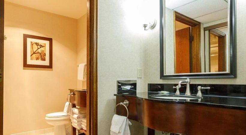 اتاق اجرایی با تخت بزرگ, Maverick Hotel And Casino By Red Lion Hotels