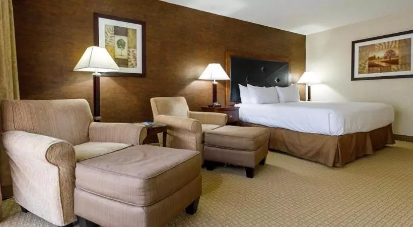 اتاق اجرایی با تخت بزرگ, Maverick Hotel And Casino By Red Lion Hotels