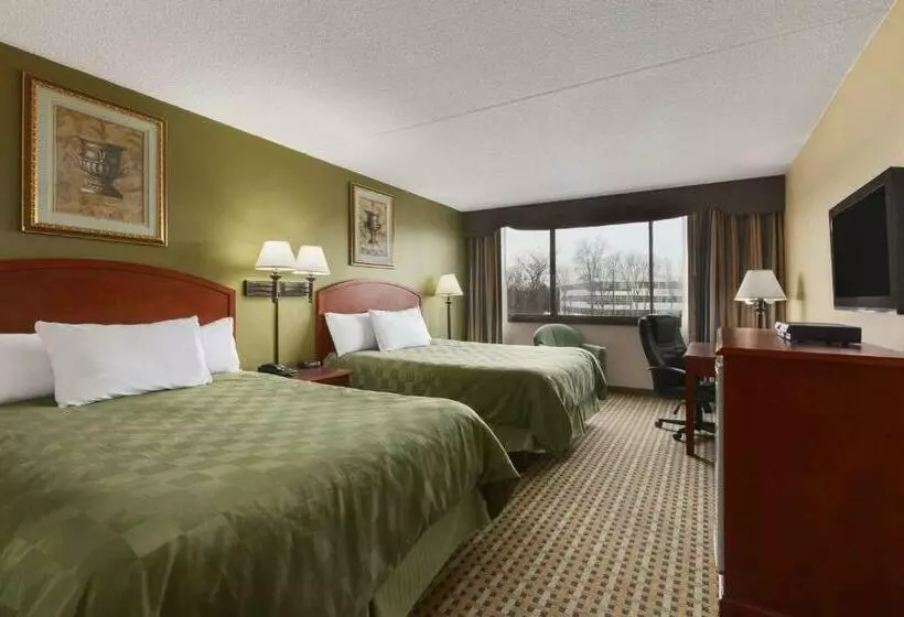 スタンダードルーム, Ramada By Wyndham Rochelle Park Near Paramus