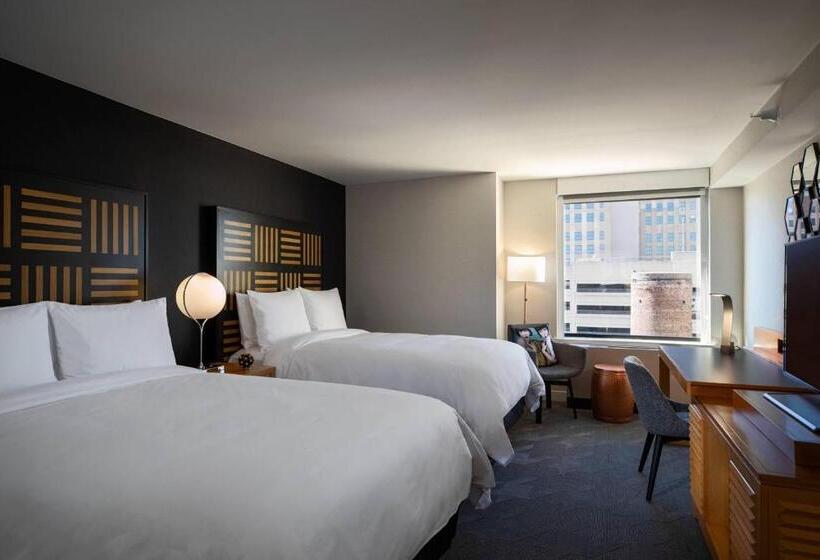 带2个双人床的标准工作室, Renaissance Des Moines Savery