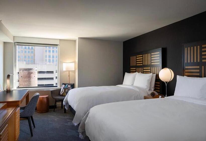 带2个双人床的标准工作室, Renaissance Des Moines Savery