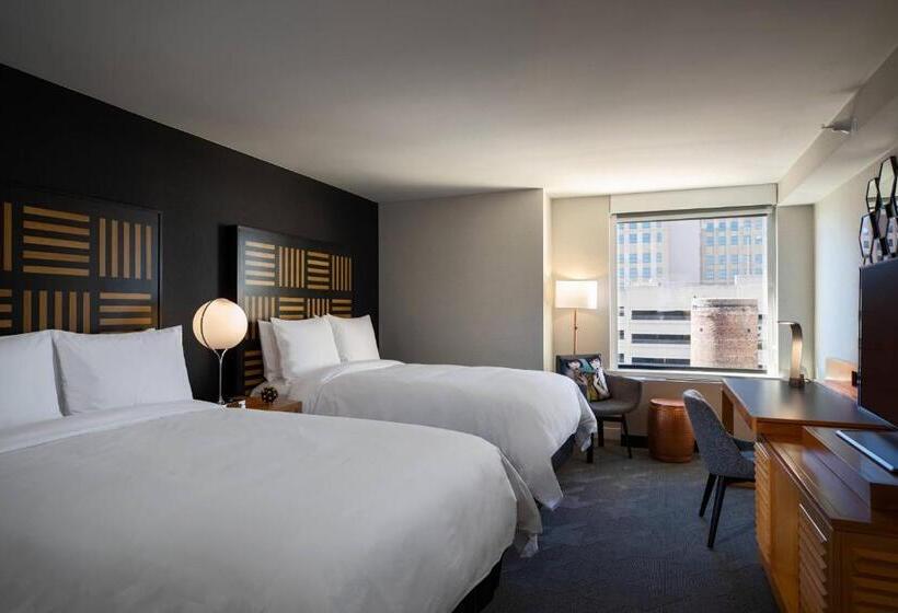 俱乐部房间, Renaissance Des Moines Savery