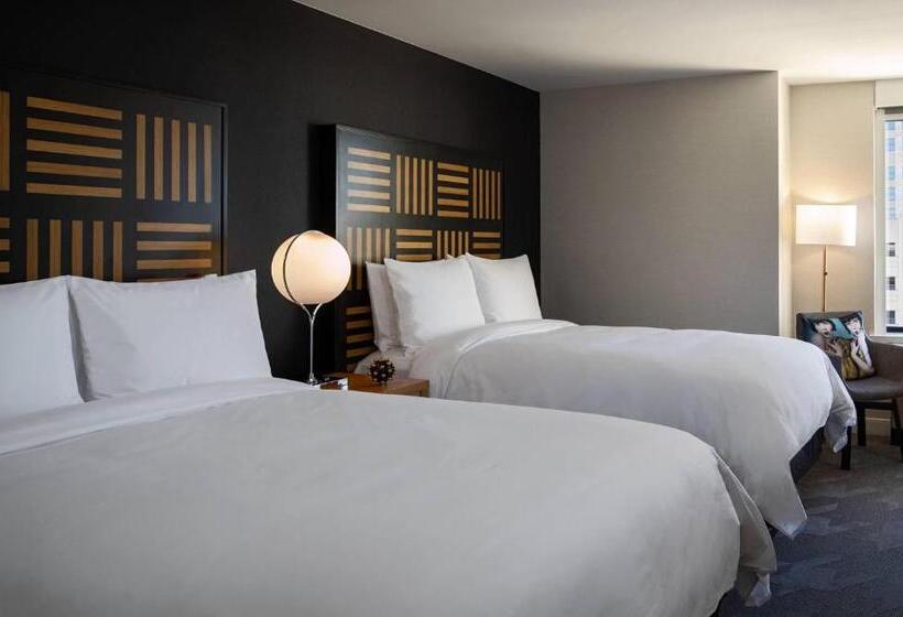 俱乐部房间, Renaissance Des Moines Savery