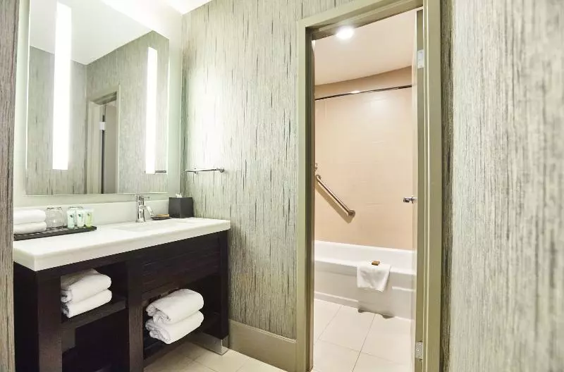 اتاق لوکس, Hotel Riu Plaza Fisherman's Wharf
