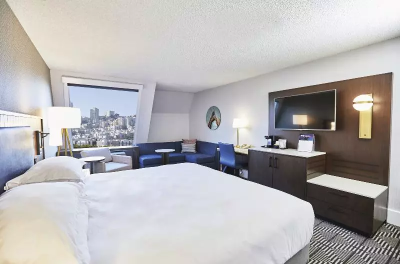 اتاق لوکس, Hotel Riu Plaza Fisherman's Wharf