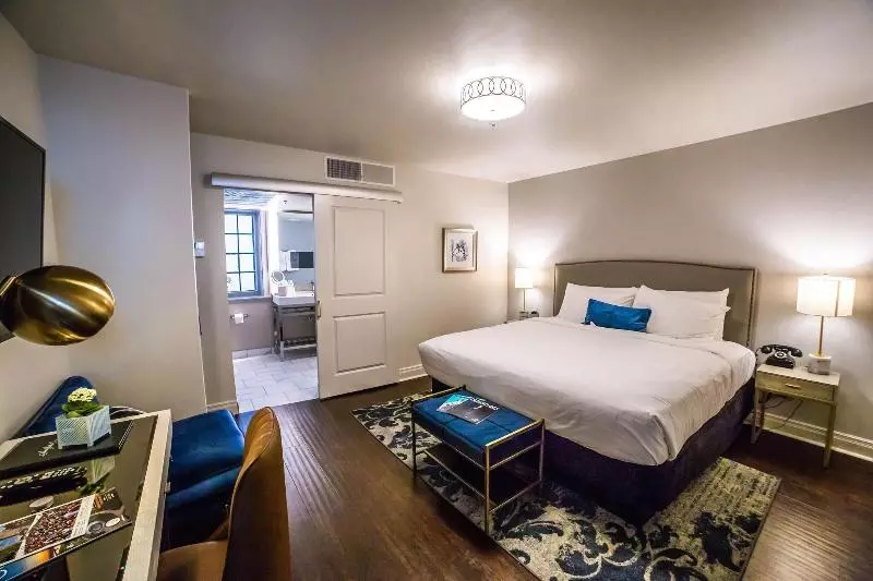 キングサイズベッドのスタンダードルーム, Seven Gables Inn, St. Louis West, A Tribute Portfolio