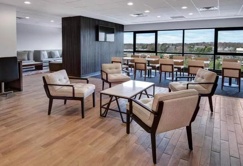キングサイズベッドのクラブルーム, Sheraton Eatontown