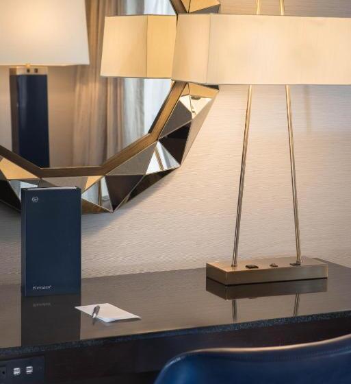 带2个双人床的标准工作室, Sheraton Eatontown