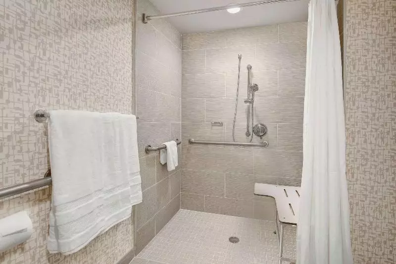 キングサイズベッドのスタンダードルーム, Sheraton Eatontown