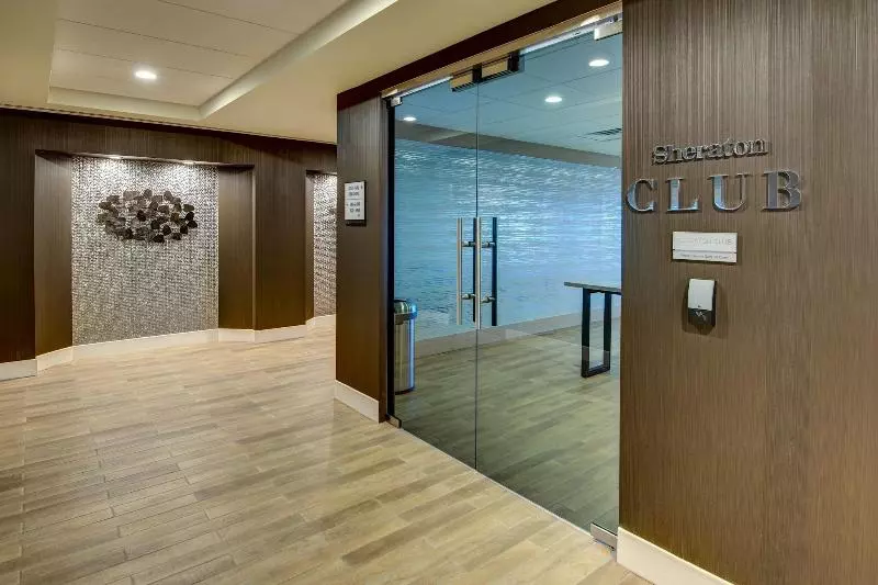 キングサイズベッドのクラブルーム, Sheraton Eatontown
