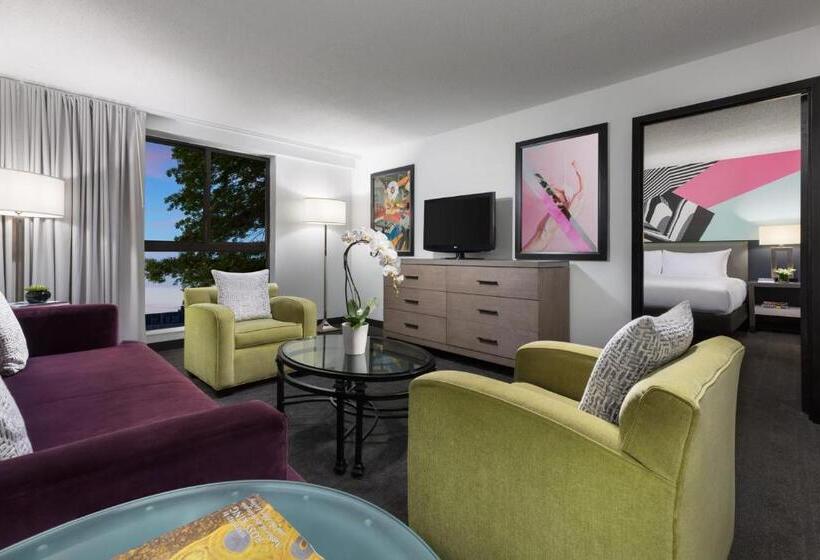 스탠다드 스튜디오, Studio Allston Hotel Boston