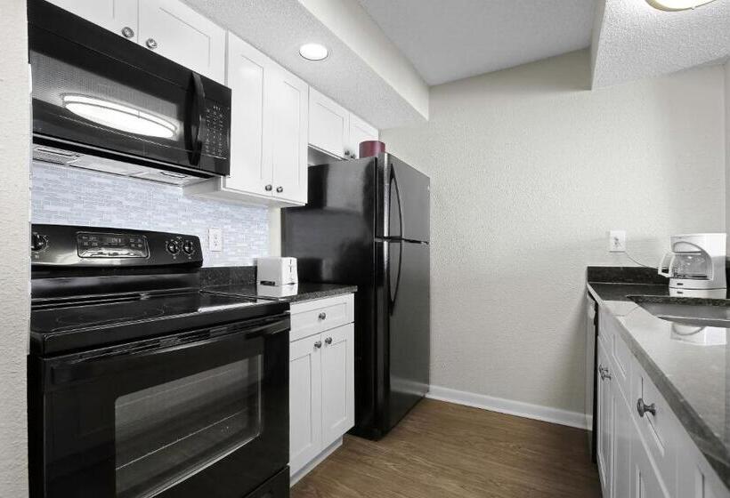 سوییت جونیور با چشمانداز دریا, Sands Ocean Club